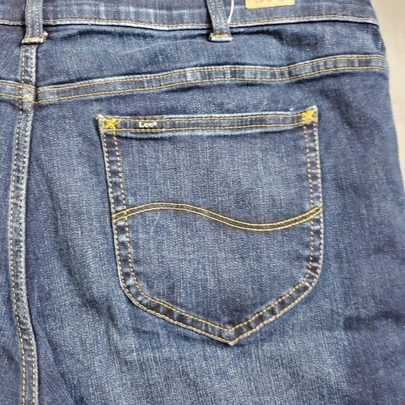 Lee Plus Regular Fit Straight Mid Rise Jeans Flex Motion Women's 32W Petite - Picture 14 of 16